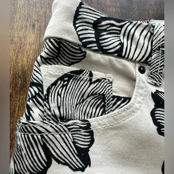 Chico’s | SO slimming girlfriend ankle pant. Size: 8/Chicos 1. - Picture 7 of 16